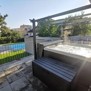 dream-getaway-apartment-with-jacuzzi-and-pool.vienna-besthotels.com/