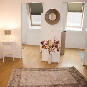 sunny-cozy-penthouse-with-terrace-dg3-qs12.vienna-besthotels.com/